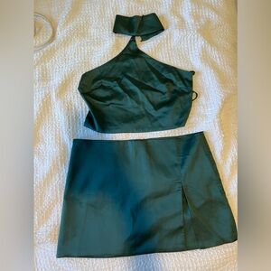 Edikted green set, never worn, super flattering perfect for a night out